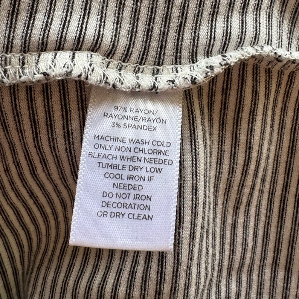LOFT Racerback Tank Top l Small - Picture 7 of 7